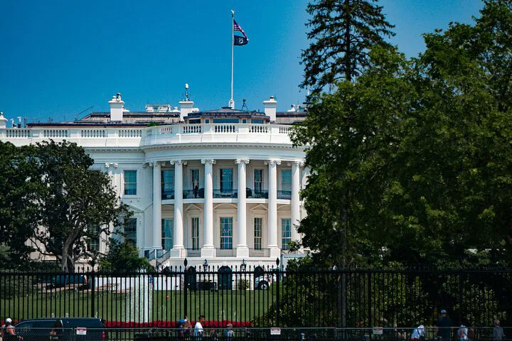 Iconic DC Sights: White House, Mall & Memorials Walking Tour