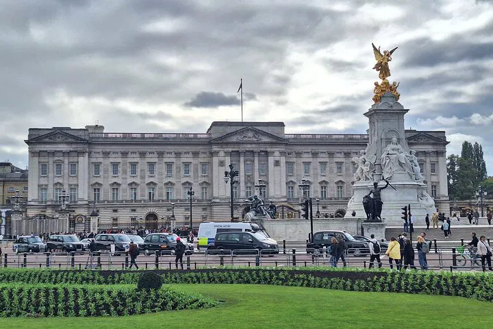 Royal London: Buckingham Palace to Big Ben Walking Tour