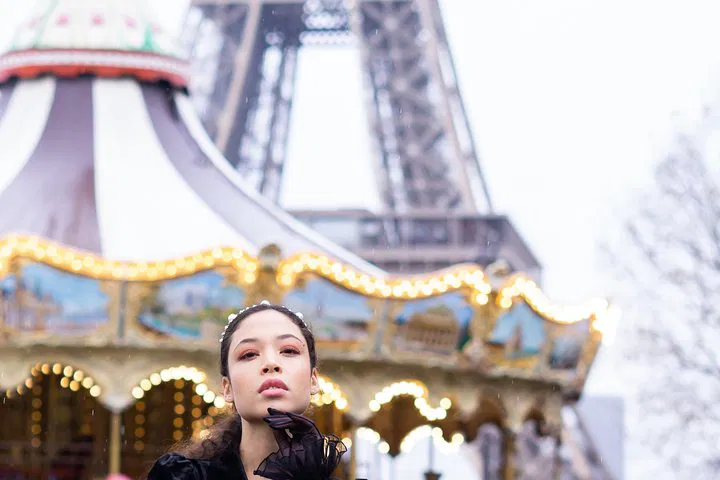 Parisian Glamour: Your Dream Fashion Photoshoot Awaits!