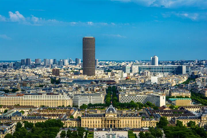 Paris Sky High: Montparnasse Tower Private Tour for Breathtaking Views