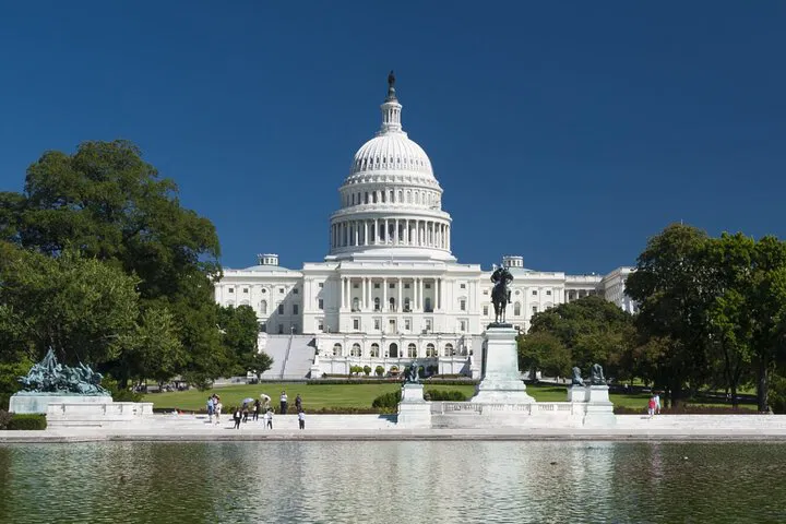 DC Night Tour: Monuments, Museums & Moonlit Magic