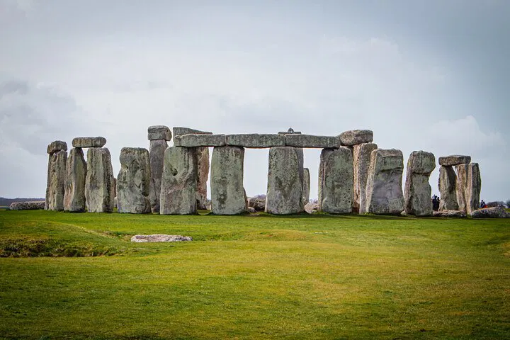 Uncover Ancient Wonders: A Personalized Stonehenge, Salisbury & Old Sarum Day Trip