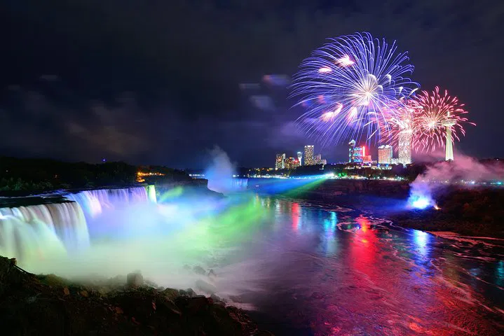 Niagara Falls Day & Night Tour: Dinner & Fireworks!