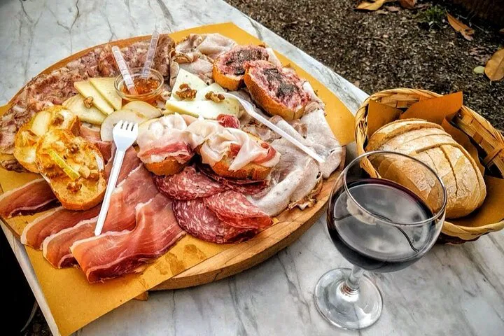 Savor Pisa: A Delicious Dive into Tuscan Flavors
