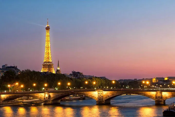 Paris at Night: Seine River Cruise & Luxury Tour