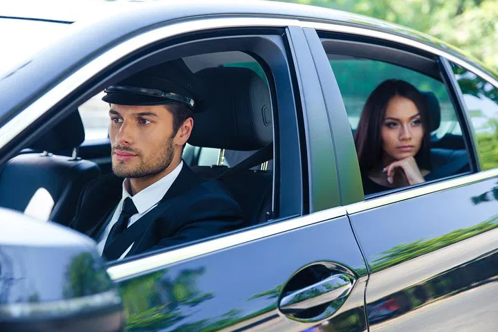 Paris Airport Private Transfer: Hotel Roundtrip