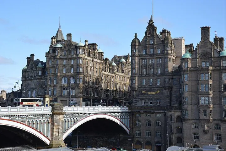 Uncover Edinburgh's Secrets: A Historical Walking Adventure