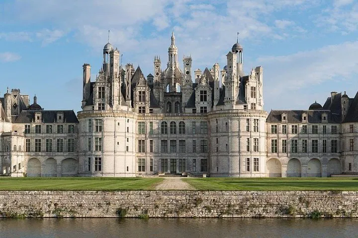 Loire Valley Chateaux Tour from Paris