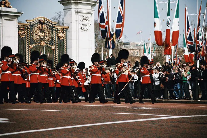 Changing of the Guard: Small Group Walking Tour