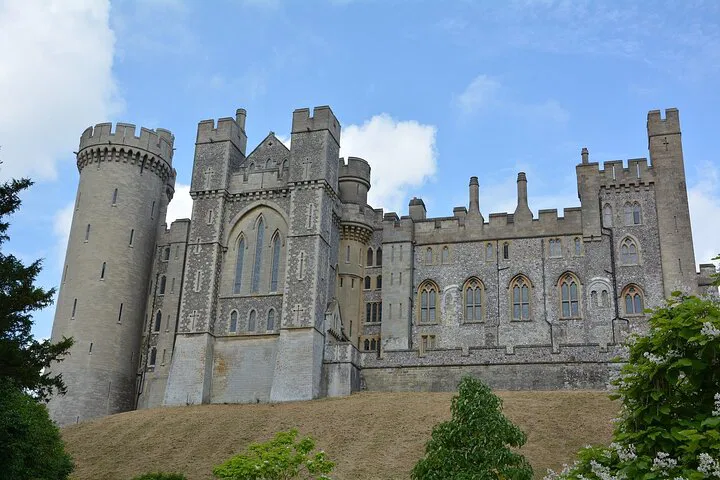 Unveiling History: Private Canterbury & Dover Tour from London