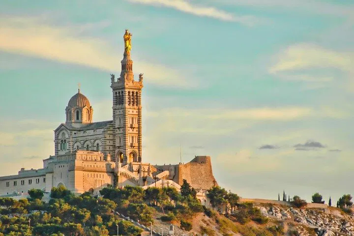 Marseille: Old Port Audio Tour to Notre Dame de la Garde