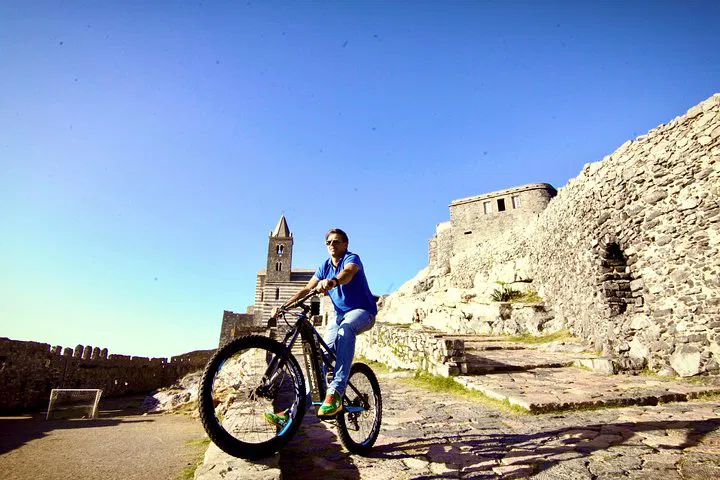 E-Bike Adventure: Explore the Gulf of Poets & Portovenere's Beauty