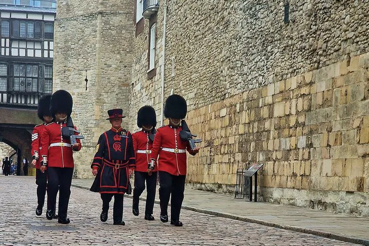Tower of London: Royal Secrets & Crown Jewels Tour
