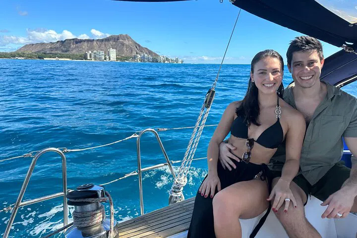 Waikiki Sunset Sail: Private Romantic Tour for Couples