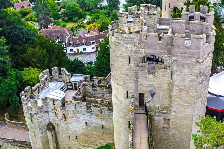 Unlock Warwick's Secrets: A Smartphone Adventure Through History!