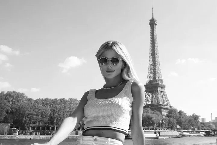 Paris Photo Tour: Iconic Spots & Pro Photos