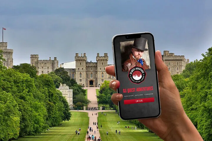 Windsor Treasure Hunt: Self-Guided Walking Tour Adventure!