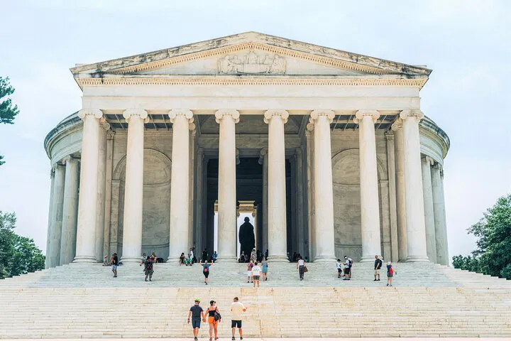 Explore DC's Iconic Landmarks: A Grand Day & Night Tour with Optional Mount Vernon