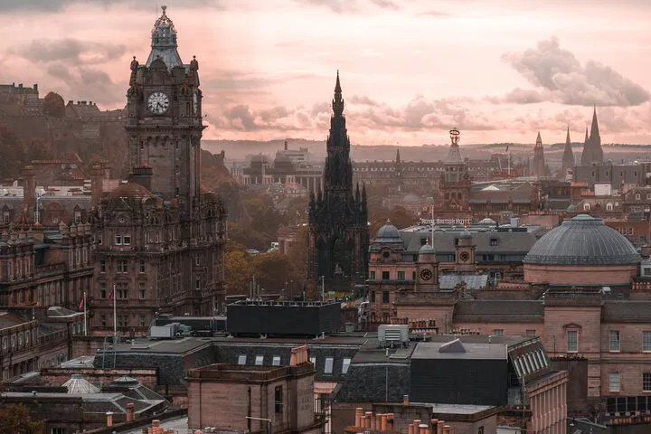 Edinburgh's Royal Route: A Luxurious Executive Tour
