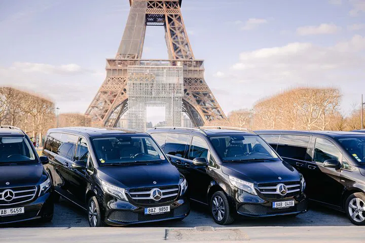 Seamless Disneyland Paris Transfer: Private, Stress-Free, and Stylish!