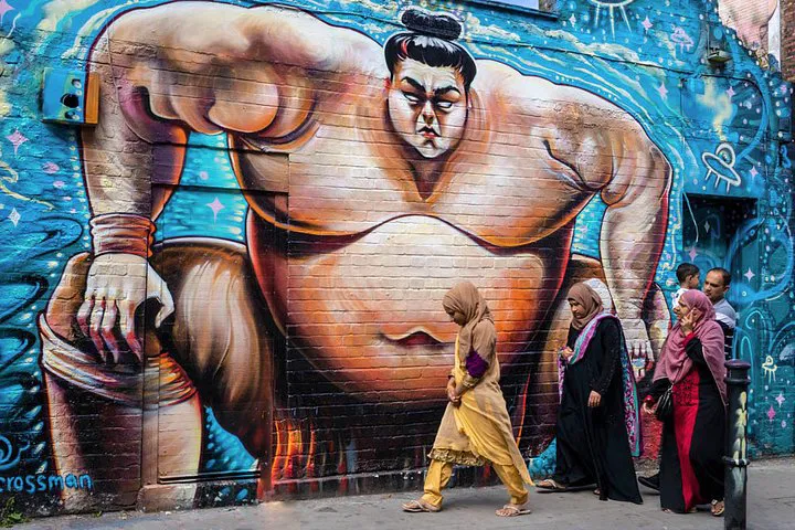 Shoreditch Photography Tour: Capture London's Street Style!