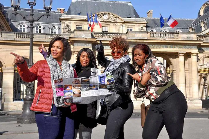 Parisian Photo Magic: Capture Your Dream Vacation with a Personal Photographer!