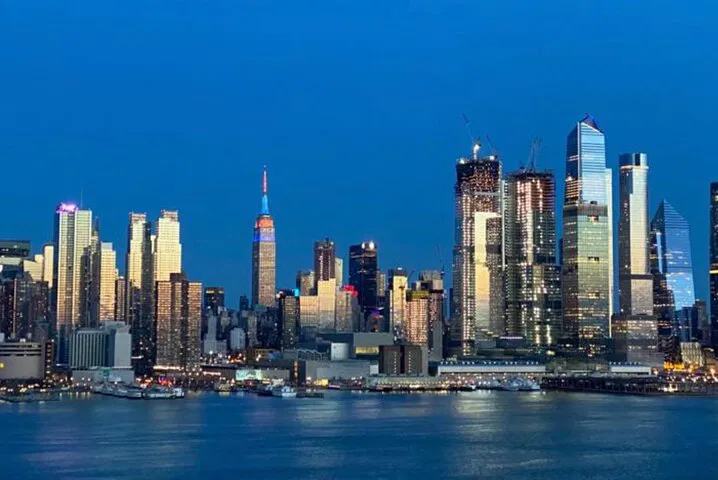 NYC Panoramic Adventure: Cable Cars, Ferries & Sinatra's Charm