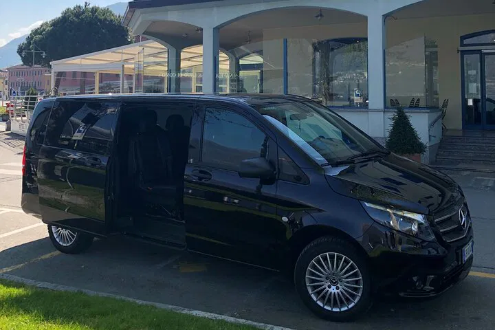 Stress-Free Transfer: MXP Airport to Lake Como Private Ride