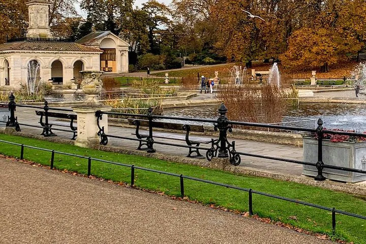 Discover Royal Secrets: Hyde Park & Kensington Gardens Audio Adventure