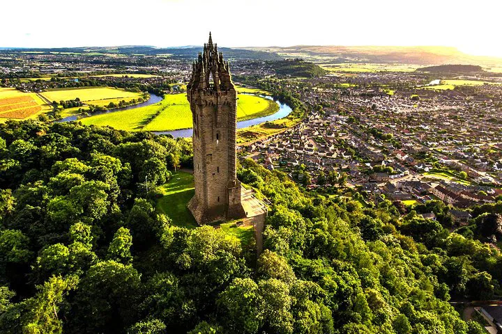 Stirling Castle, Wallace Monument & Linlithgow Palace Private Tour