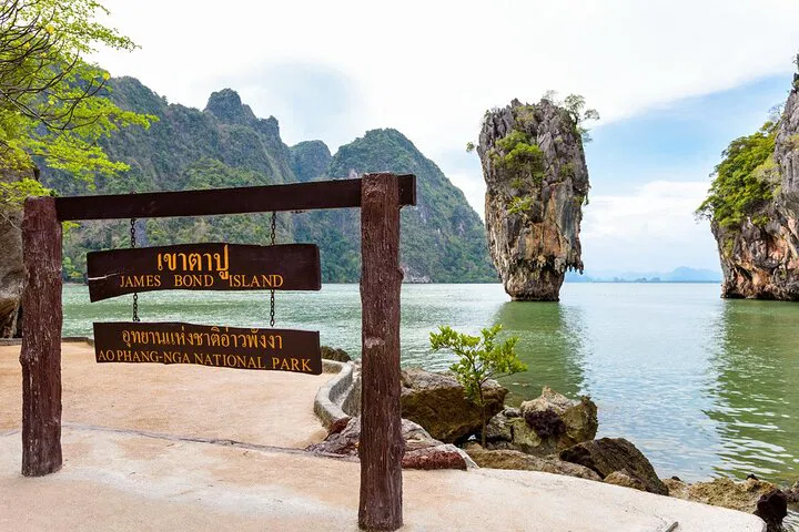 Unforgettable James Bond Island Speedboat Tour: Explore Phang Nga Bay!