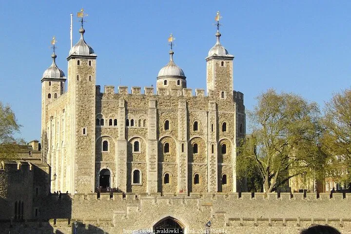 Unveiling London's Secrets: A Private Tower of London & Crown Jewels Expedition