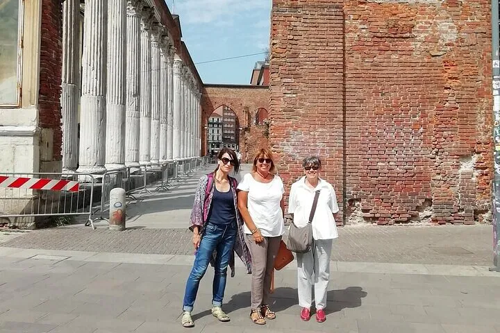 Uncover Milan's Historical Gems: An Immersive Walking Tour