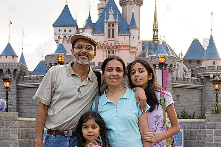 Stress-Free Disneyland Park Transfers: Fixed-Price Airport Shuttle