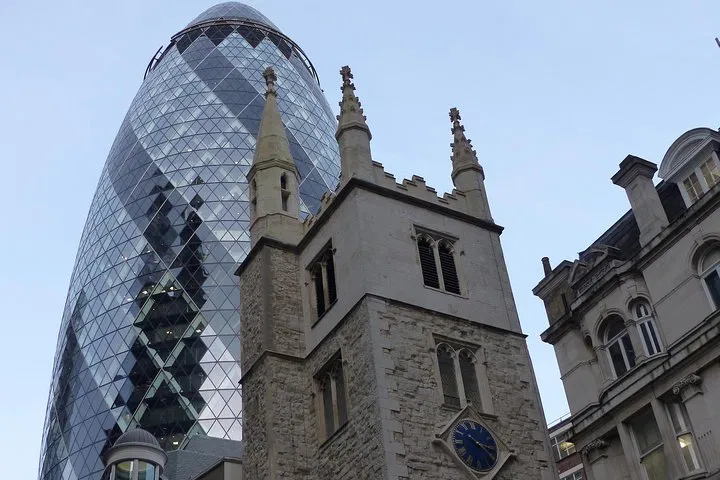 Uncover London's Secrets: A Historic Center Walking Adventure