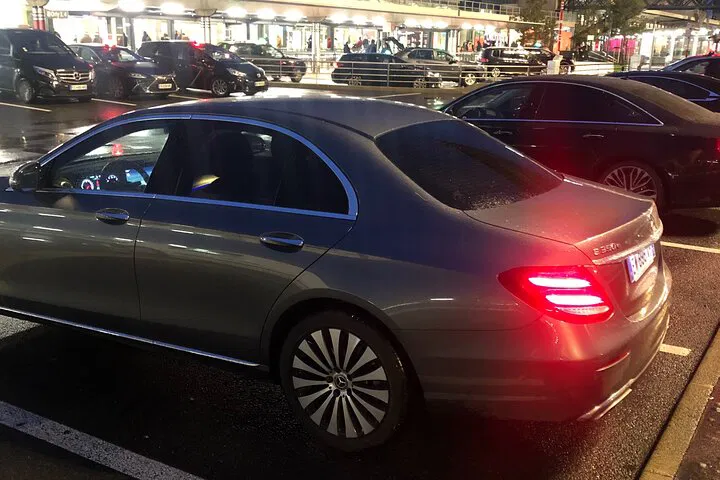 Stress-Free Paris Departure: Private Transfer to Orly Airport