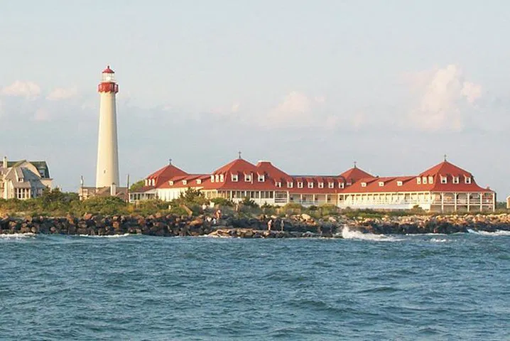 Explore Jersey Shore's Grand Lighthouses: A Historic Coastal Tour