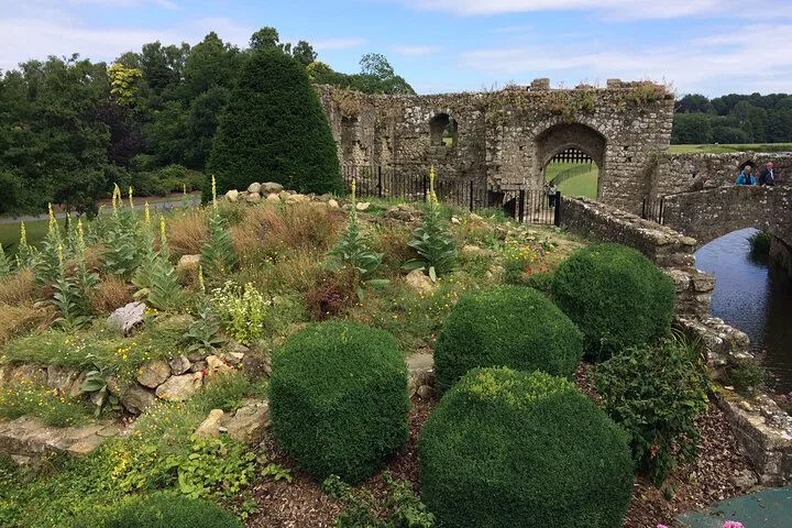 Unveiling Royal History: A Private Canterbury and Leeds Castle Tour