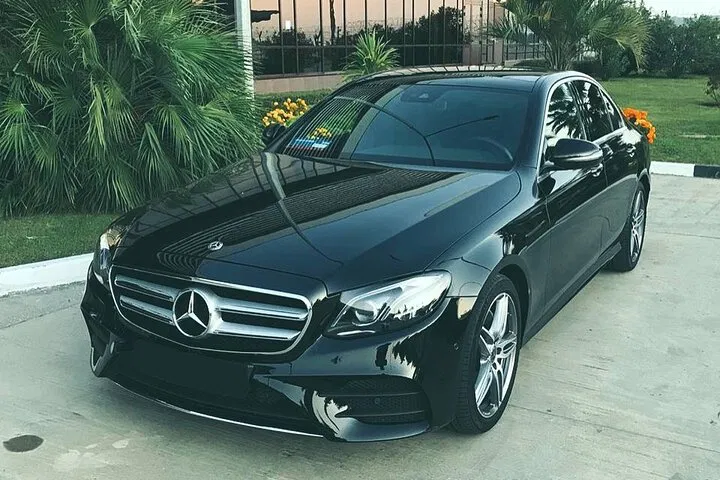 Paris Airport CDG Private Transfer: Stress-Free Arrival & Departure