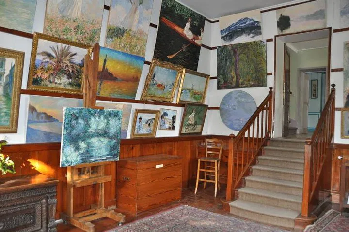 Monet's Giverny: A Private Car Journey Through Art and History