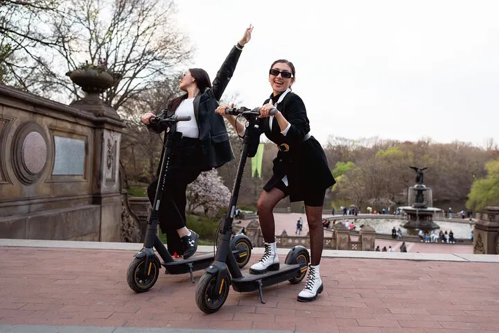 NYC E-Scooter Rental: Explore Manhattan & Brooklyn!