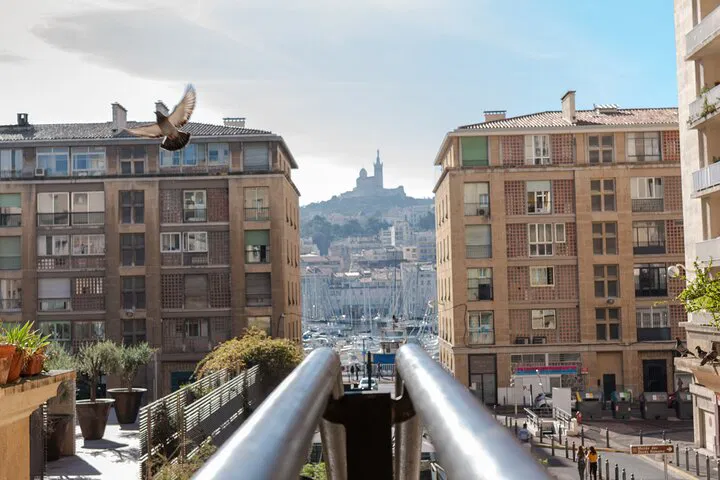 Uncover Marseille's Soul: An Immersive Audio Adventure