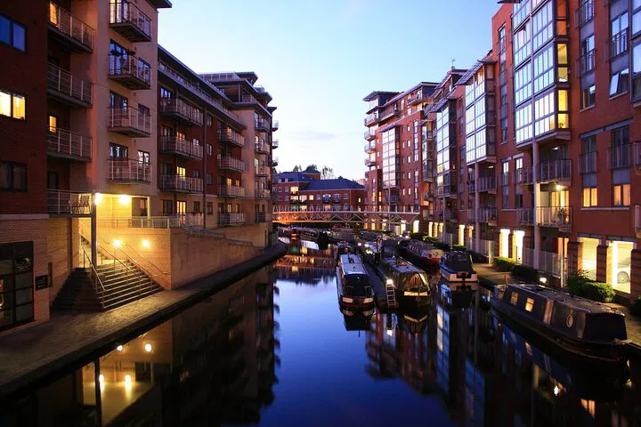 Romantic Birmingham: A Couple's Walking Tour of Hidden Gems