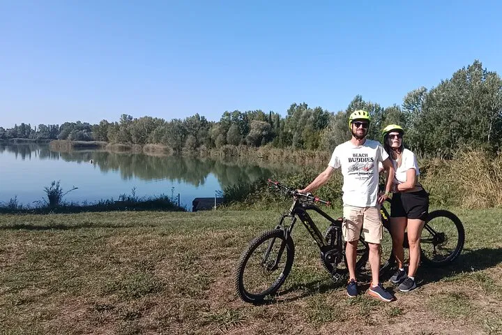 E-Bike Adventure: Explore Pisa's Countryside & History