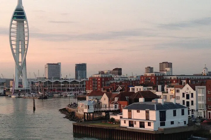 Effortless Portsmouth to London Transfers: Private & Luxurious