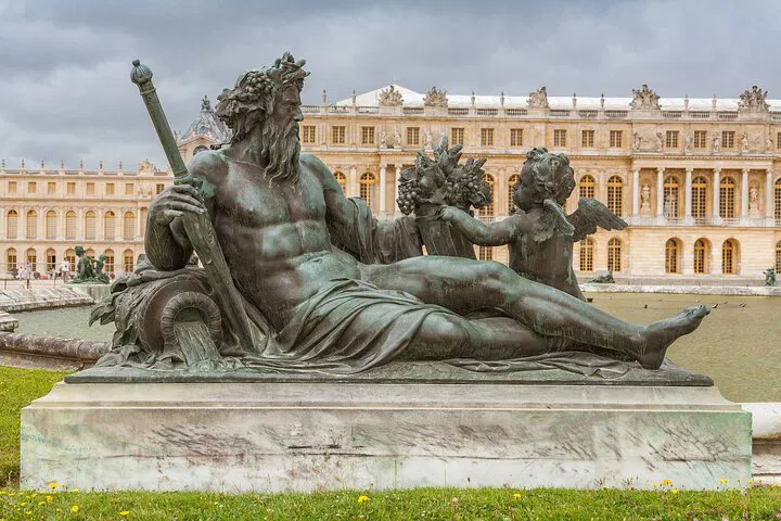 Versailles & Marie Antoinette's Estate: A Royal Day Trip from Paris