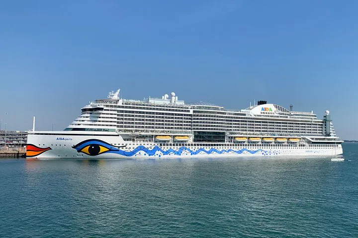 Stress-Free Arrival: Private Transfer from Southampton Cruise Terminals to London