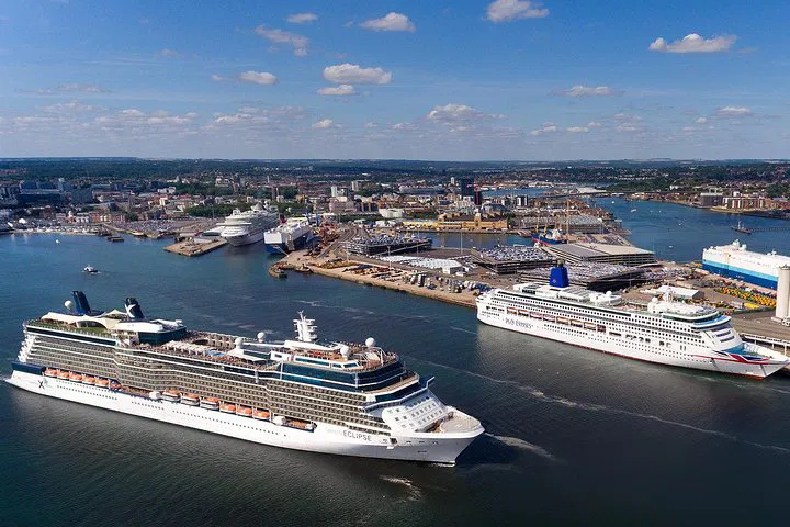 Stress-Free London-Southampton Transfers: Private Door-to-Door Service