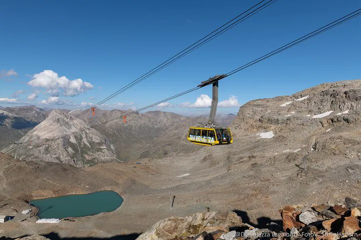 Diavolezza & Bernina Train Tour from Milan: Alpine Lunch