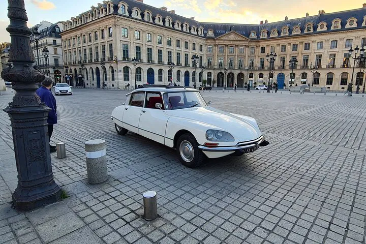 Paris in a Dream: Vintage Citroën DS City Tour